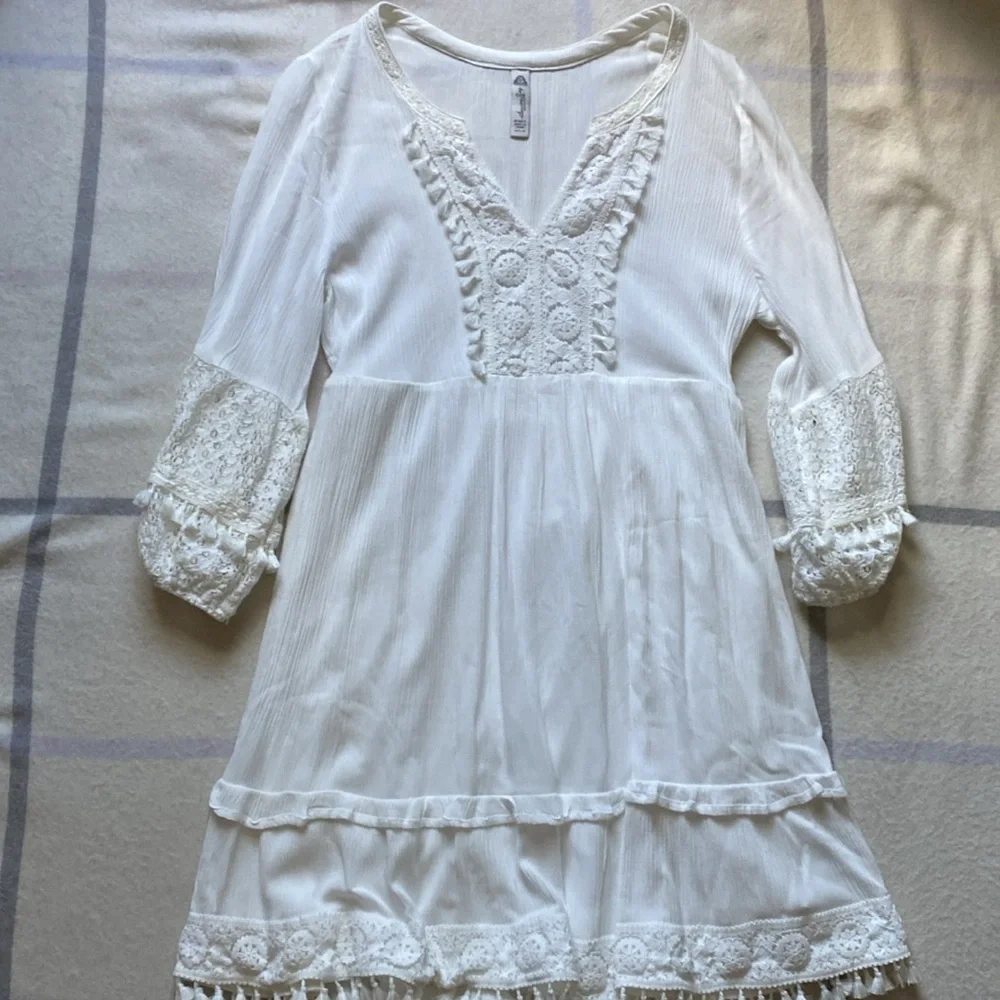 American Rag White Lace Detail, Billow Sleeves Boho Dress Size Medium - Picture 3 of 15